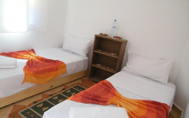 Hostel Mondial
