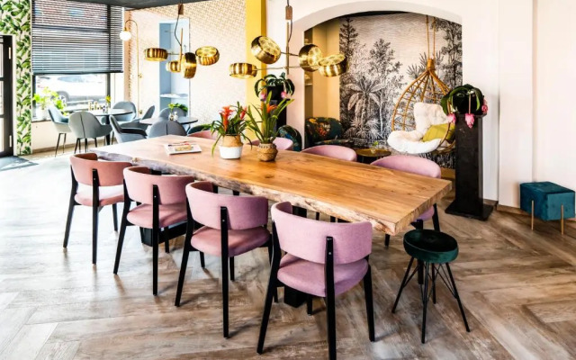 Hotel De Valk