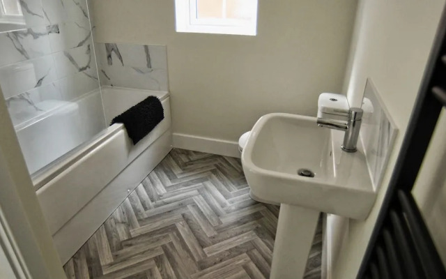 3Bd Gem In The Heart Of Barnetby Le Wold