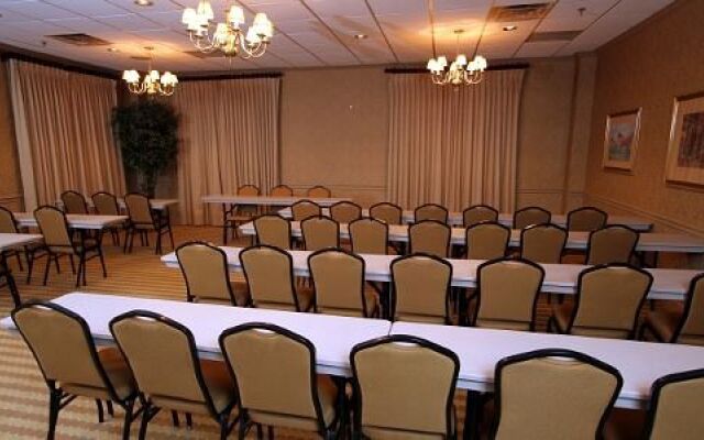 Elwood Hotel & Suites