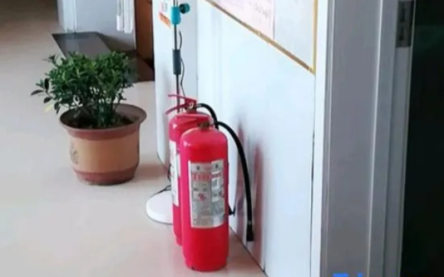 Linyi Zhouba Business Hotel