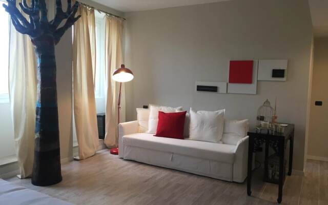 So & Leo Guest House