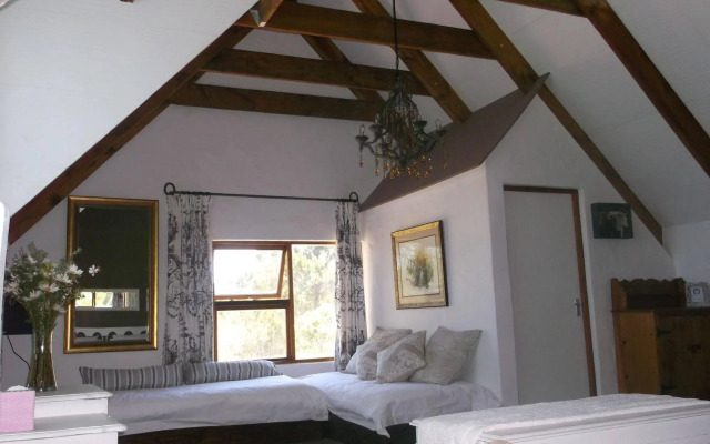 T'Niqua Stable Inn