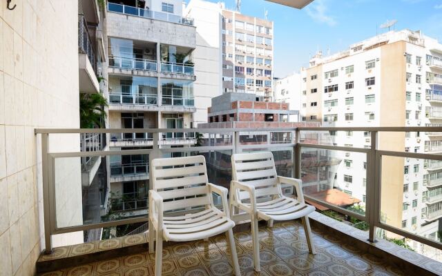 Apartment Near The Subway With 2 Balconies