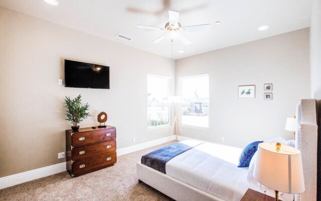 The Mermaid by AvantStay | Prvt Estate w/Swim-Up Bar, Volleyball Crt | Sleeps 14