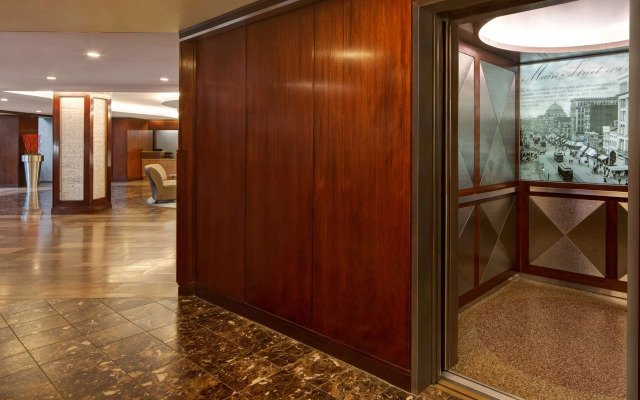 Hyatt Regency Buffalo / Hotel and Conference Center