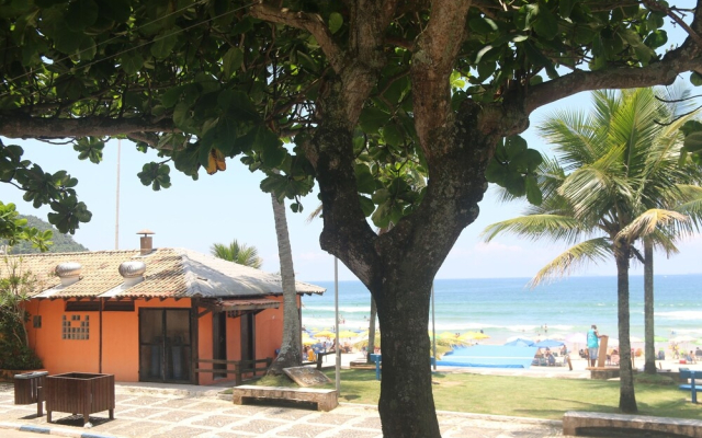 10F - Vista linda Pe areia Guaruja Tombo