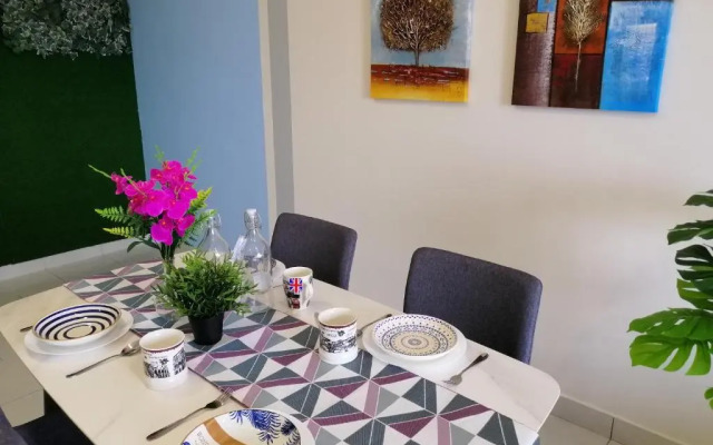 Lovely Mines Astetica Lake View Seri Kembangan 2BR