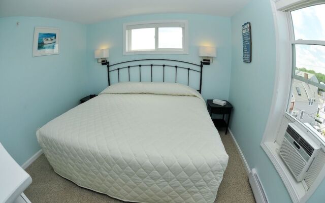 Friendship Oceanfront Suites