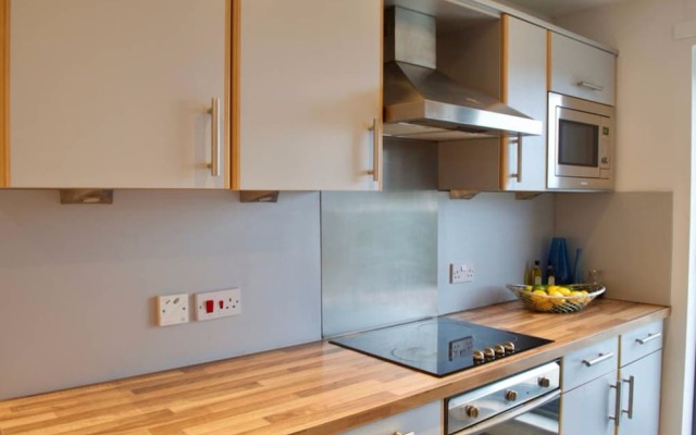 3 Bedroom Apartment With Private Roof Terrace