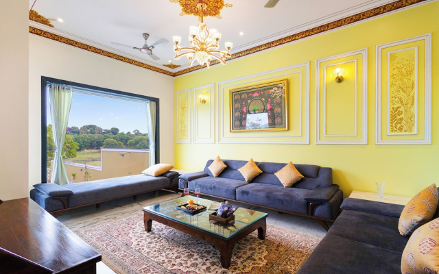 ELIVAAS Lakemount | 2 BHK with Pvt Pool at Fatehsagar Lake