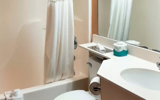 Microtel Inn & Suites by Wyndham Starkville