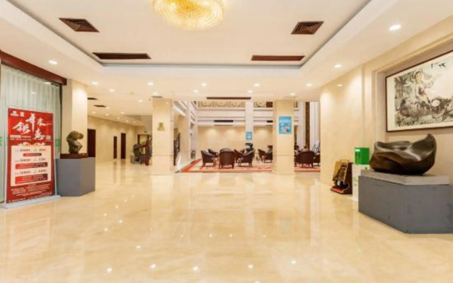 Liuzhou Hotel （South Gate）