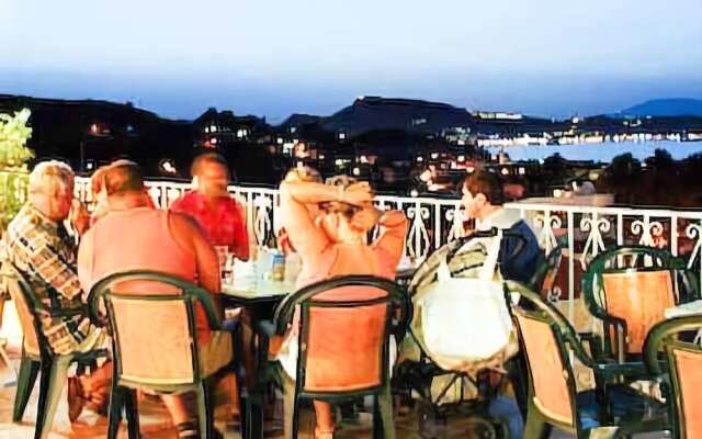 Captains Hotel