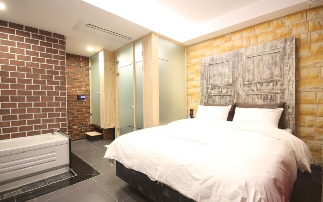 Changyeong Moon Dot Self Check-in Motel