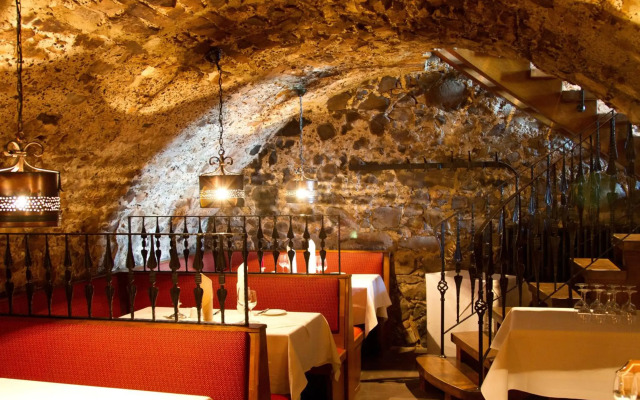 Hotel Burg Staufenberg