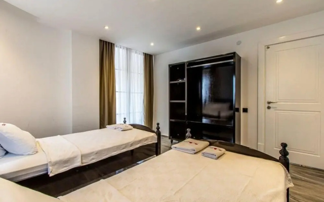 Luxurious Villa With Private Pool in Antalya