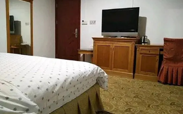 Dongguan Town Inn