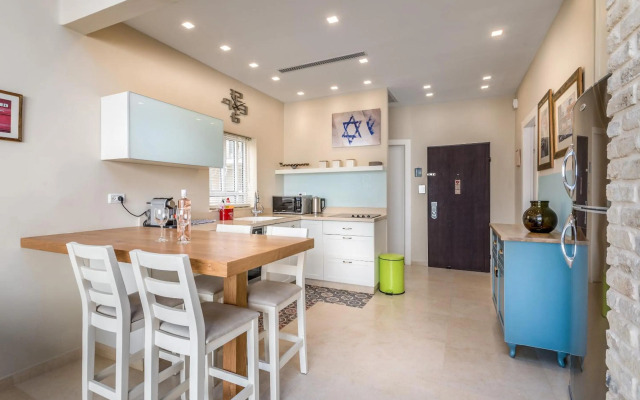 Ben-Gurion BLVD 2BDR close to the beach