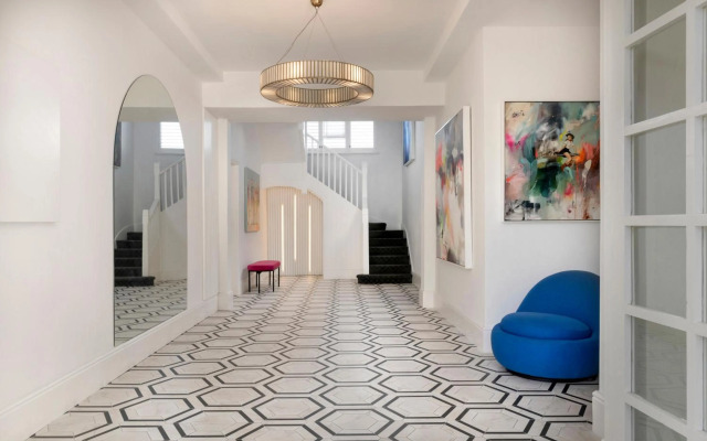 The Clarendon - Fresnaye