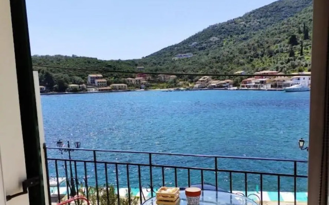 Fabulous apt. w breakfast near the sea