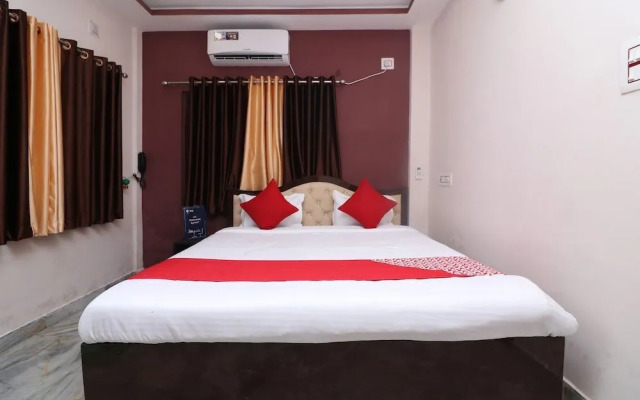 Super Oyo Hotel Dash Living