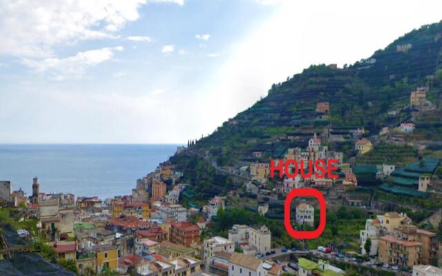 CASA Via Salita Monte, 98 - Cozy Private House with Two Bathrooms-Trekking Lovers - Town View