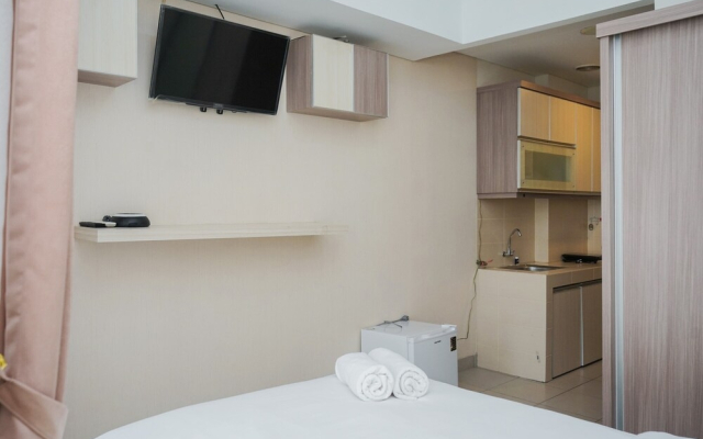Cozy Living Studio At Saveria Apartment