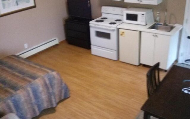 Moosomin Motel