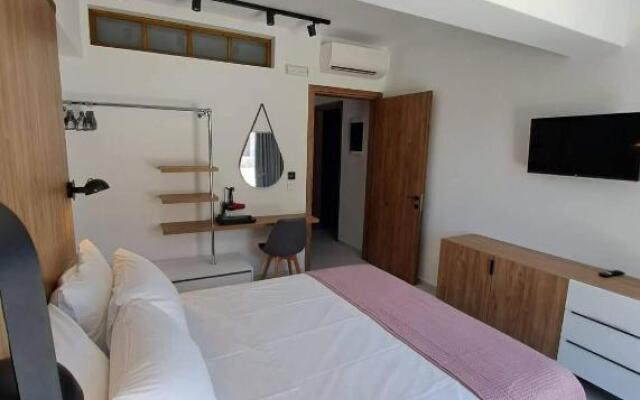 Courtyard Luxury Suites Marianthi
