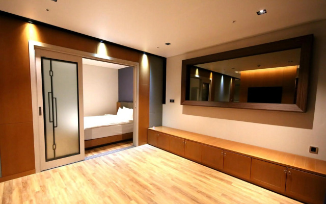 Sea Cruise Hotel
