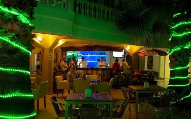 Club Alka Apart Hotel