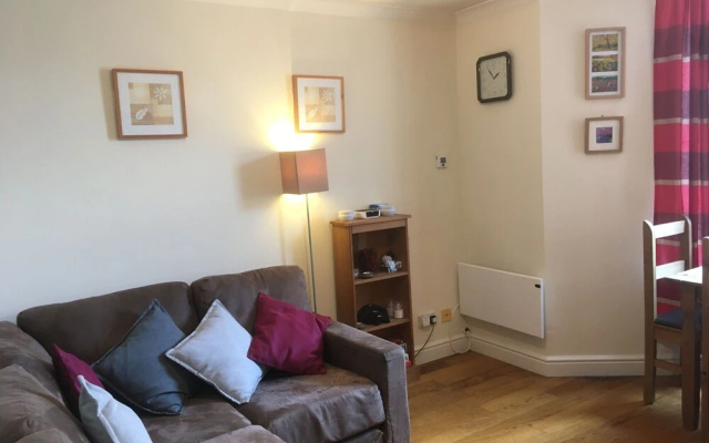 Perfectly Located 2-bed Apartment in Inverness