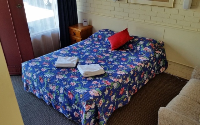 Mayfield Motel – Guest Rooms – Newcastle