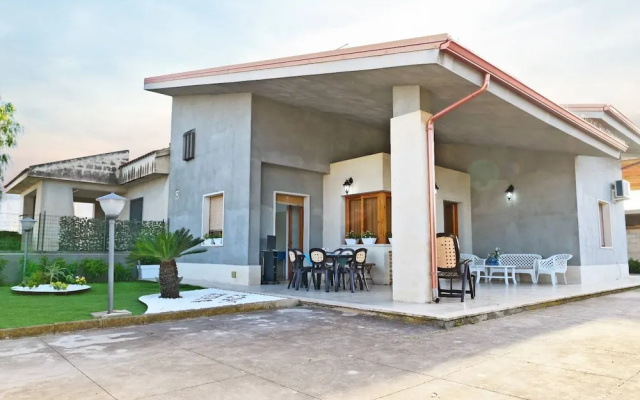 Villa Linda by the sea in South Sicily