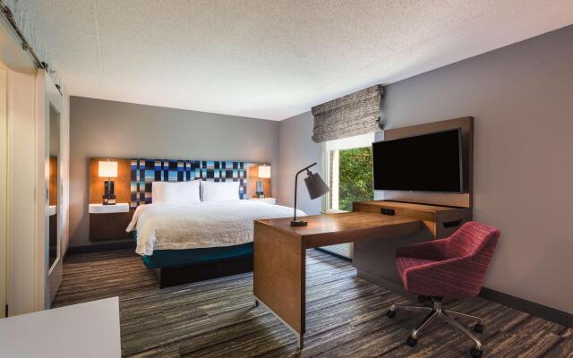 Hampton Inn & Suites Herndon-Reston