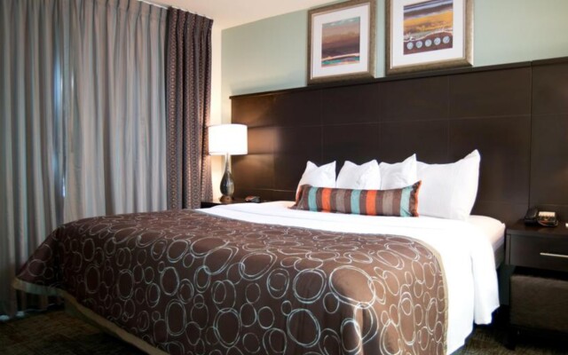 Hotel Golf View Suites