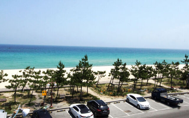 Paldogangsan Guesthouse