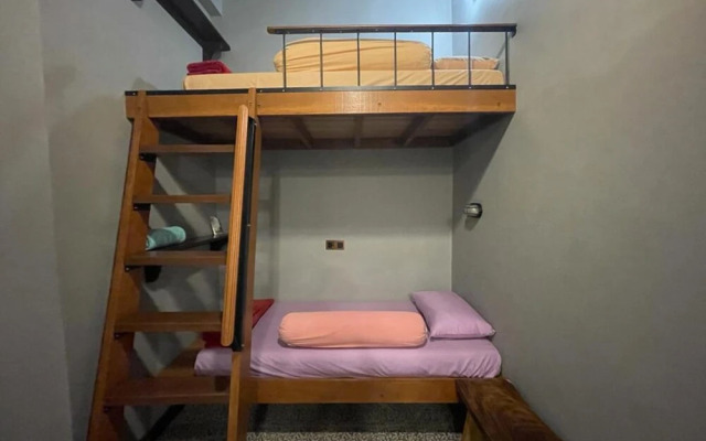 OYO 90368 Jono's Place Guesthouse