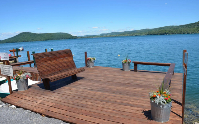 Lake View Motel