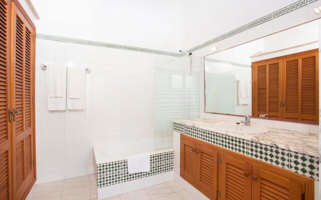 Villa - 4 Bedrooms with Pool and WiFi - 103183