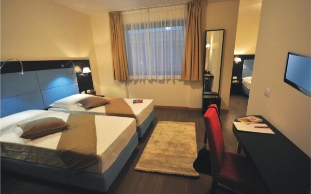 325 Tor Vergata Hotel