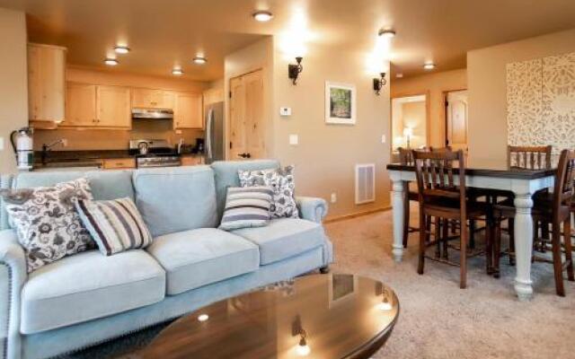 Raspberry Garden Inn & Suites