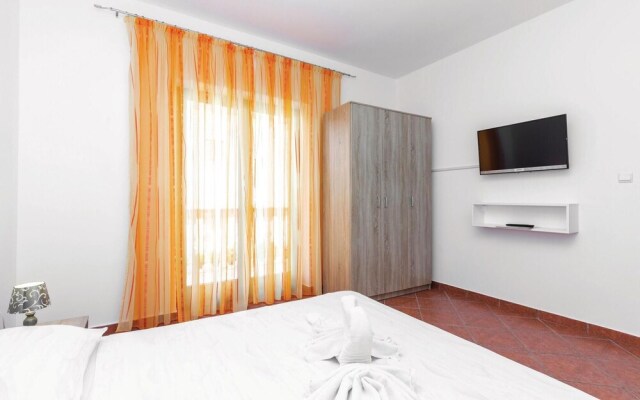 Amazing Home in Jadranovo With Wifi and 2 Bedrooms