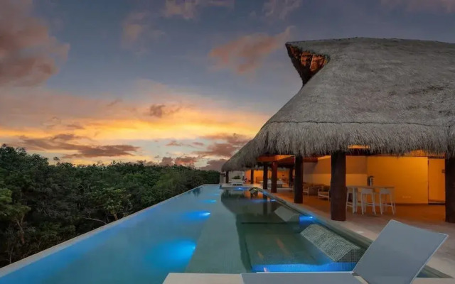 Premium Apartment W Private Pool Garden