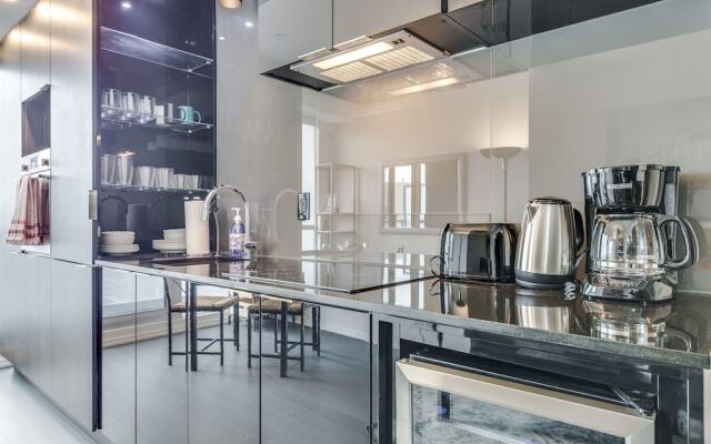 Trendy 2BR Condo in King East Great View