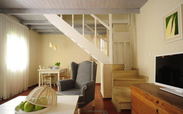 Mythos Suites Boutique Hotel