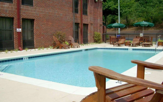 Hampton Inn Atlanta-Mall Of Georgia