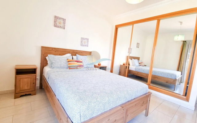 Oura Praia Hotel And Apartments