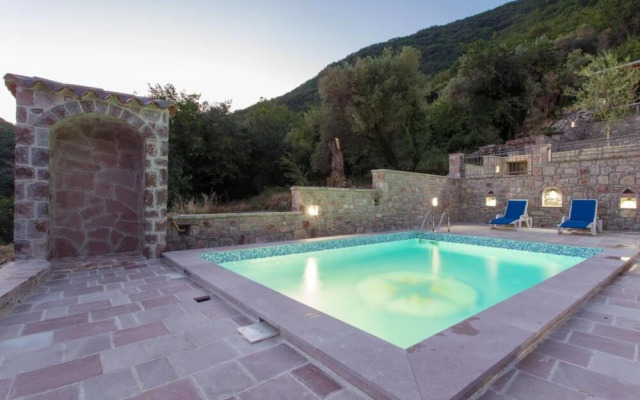 Old Stone House Villas